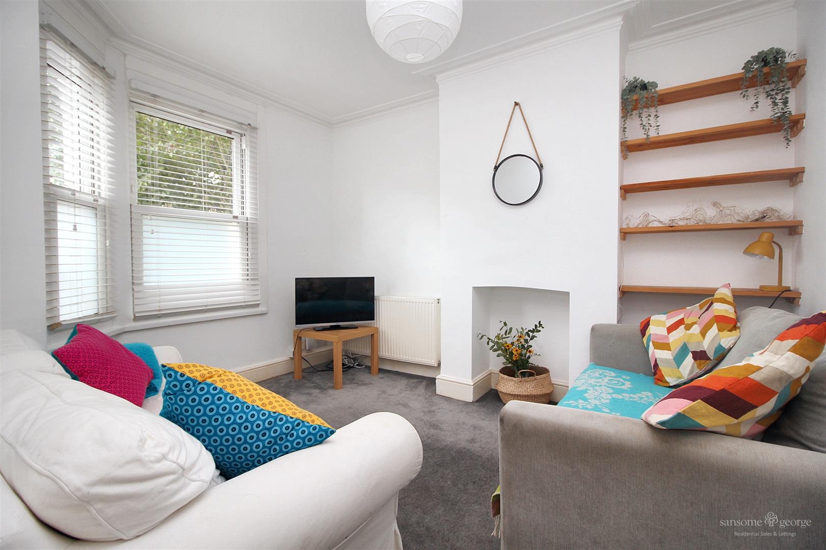 3 bed property in Waverley Road, Reading